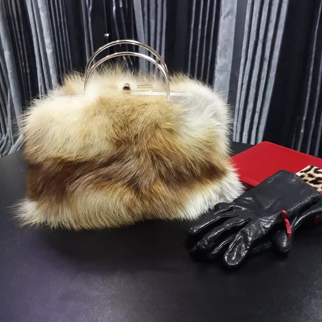 Natural-colour fox fur bag